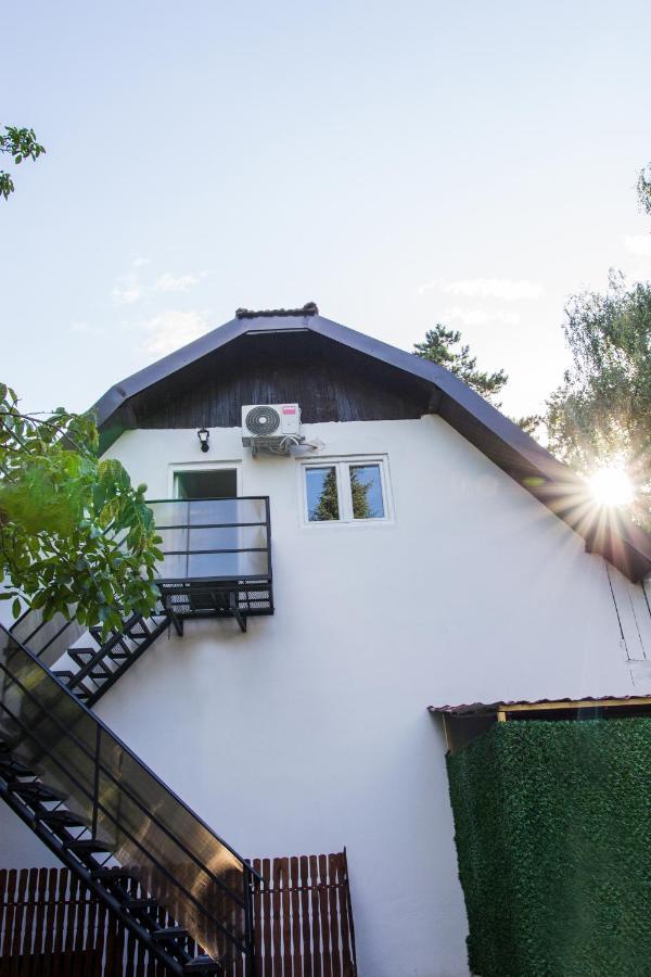 Feher Akac Guest House Palić Exteriér fotografie