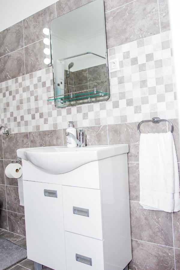 Feher Akac Guest House Palić Exteriér fotografie